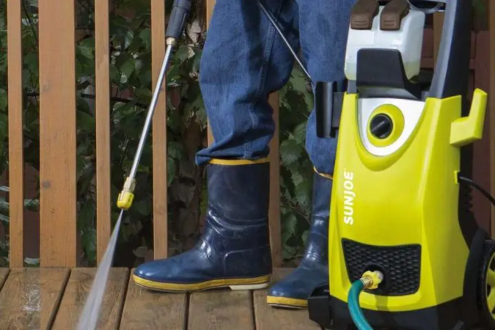 washing patio with a sun joe 3000 pressure washer