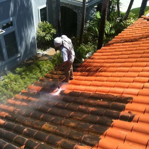 Cleaning Roof Tiles with a Pressure Washer